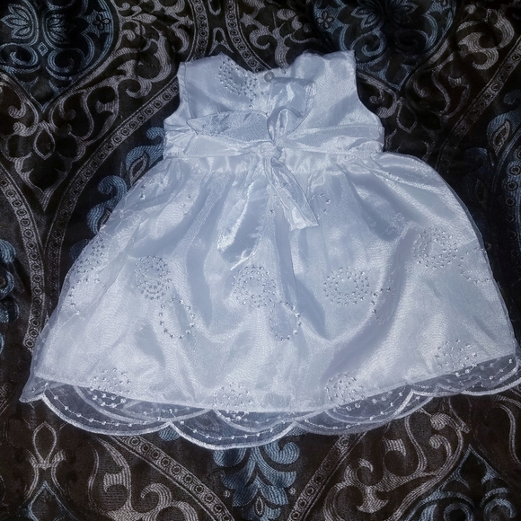 Other - 👼🌼Baby girl white dress